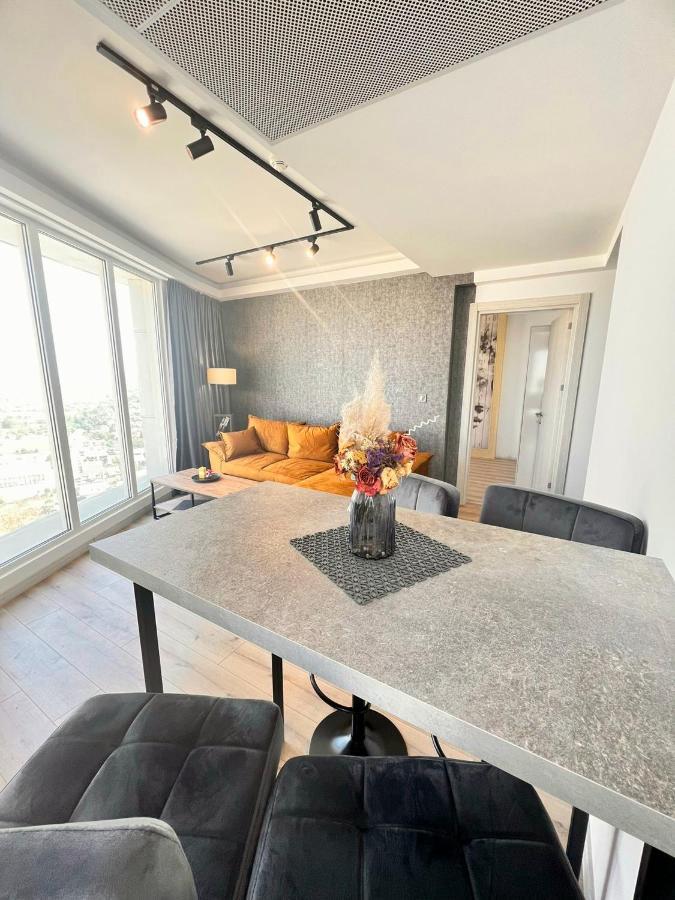 Alfred Sky Smart Apartment 29Th Spa Included Skopje Ngoại thất bức ảnh